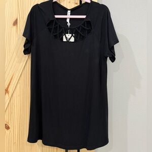 Black Short Sleeve Top